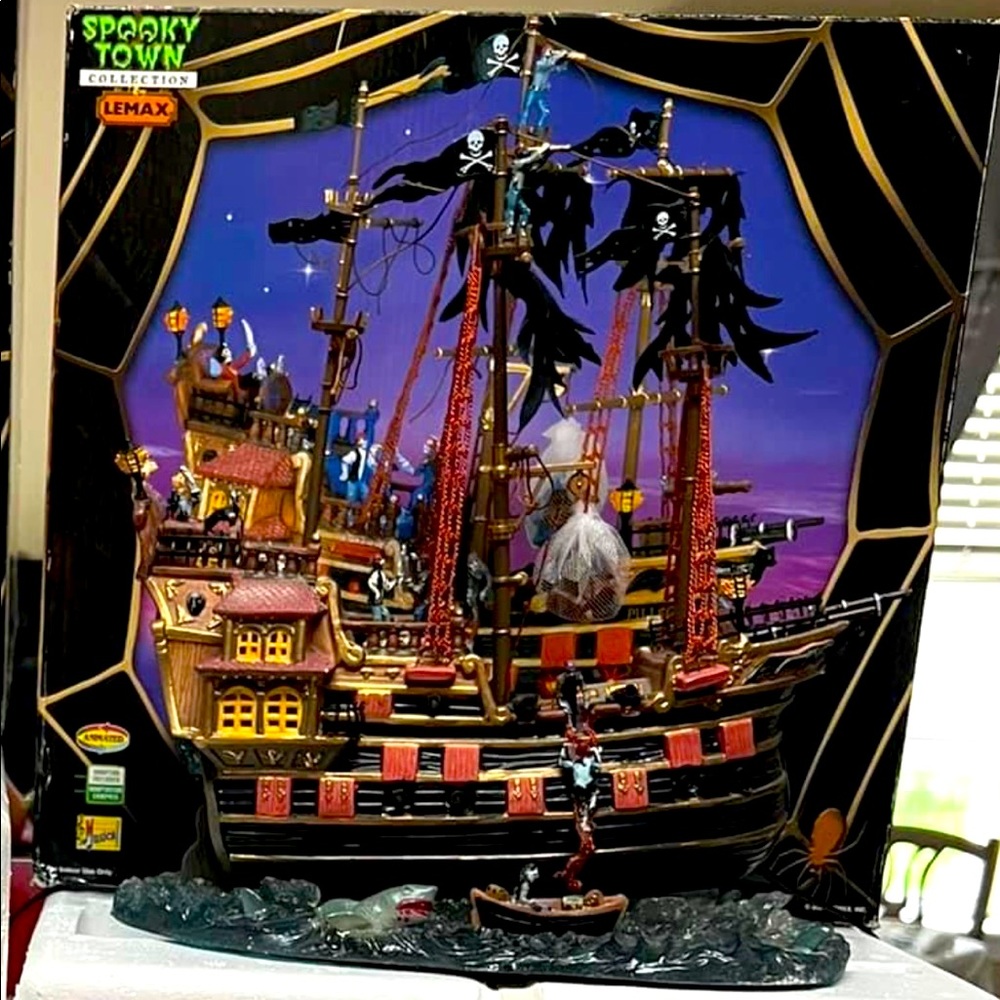 RETIRED Lemax The Pillager Pirate Ship in excellent condition!